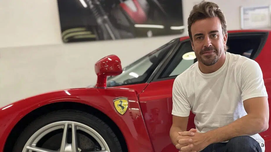 Fernando Alonso e o seu Ferrari Enzo - abertura