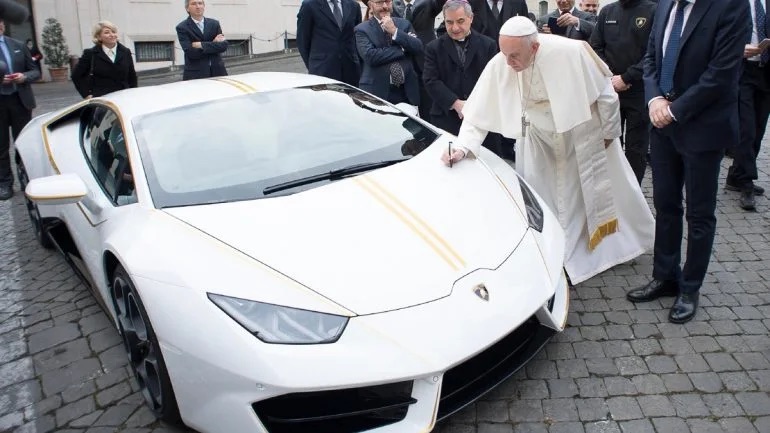 papa francisco multas de transito