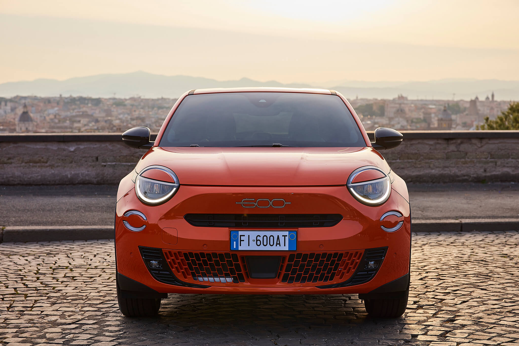 Fiat 600e La Prima frente