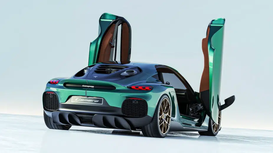 Koenigsegg Gemera de traseira com portas abertas