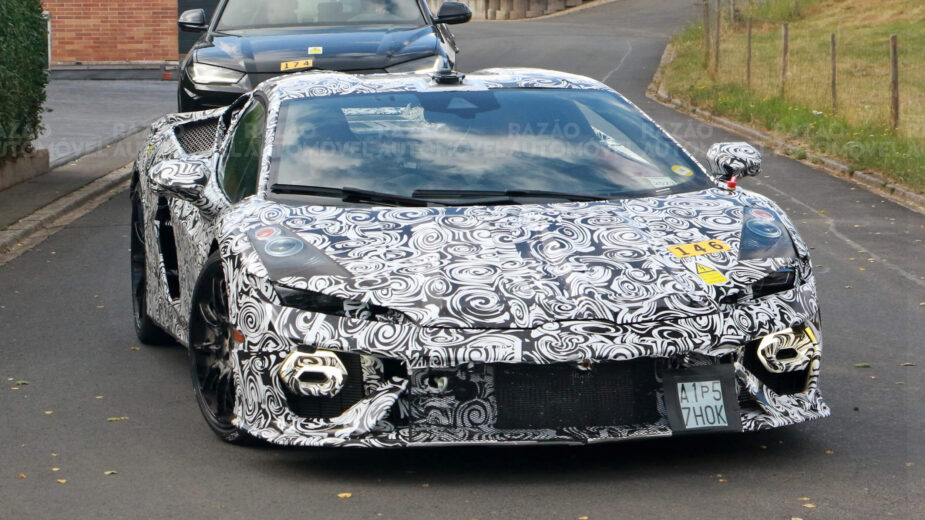 Foto-espia do sucessor do Lamborghini Huracán, frente