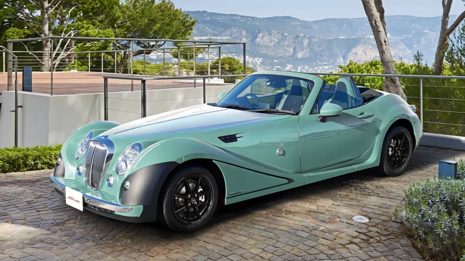 Mitsuoka Himiko verde menta visto de lado