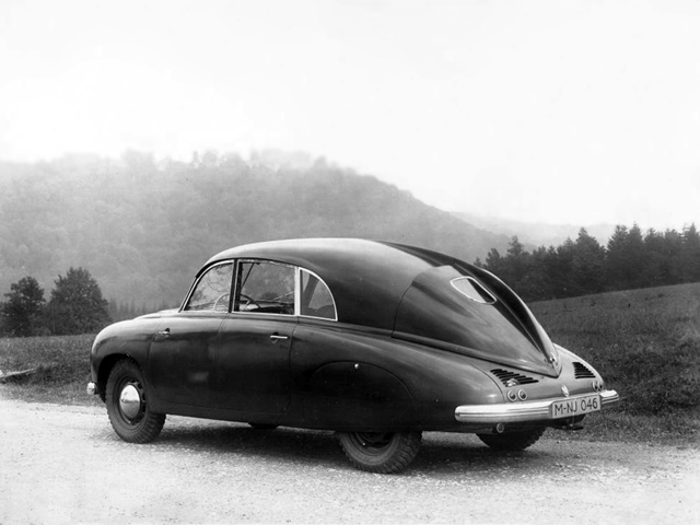 Tatra 600 ou Tatraplan, traseira