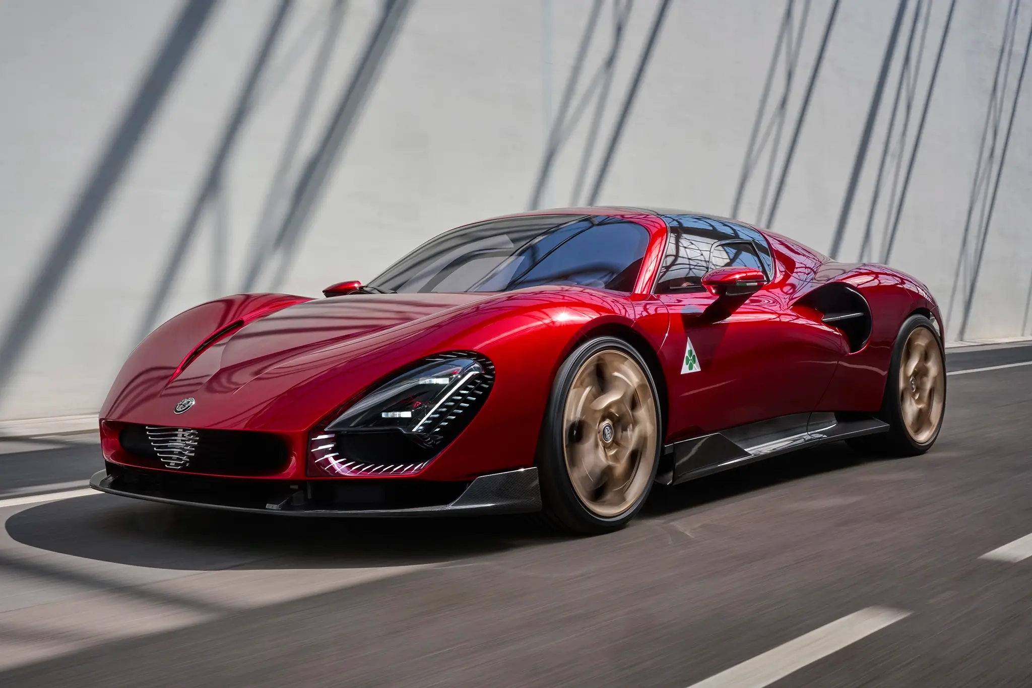 Alfa Romeo 33 Stradale 3/4 de frente