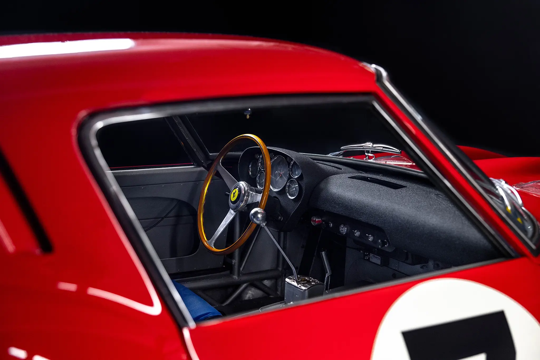 Ferrari 250 GTO interior através da janela