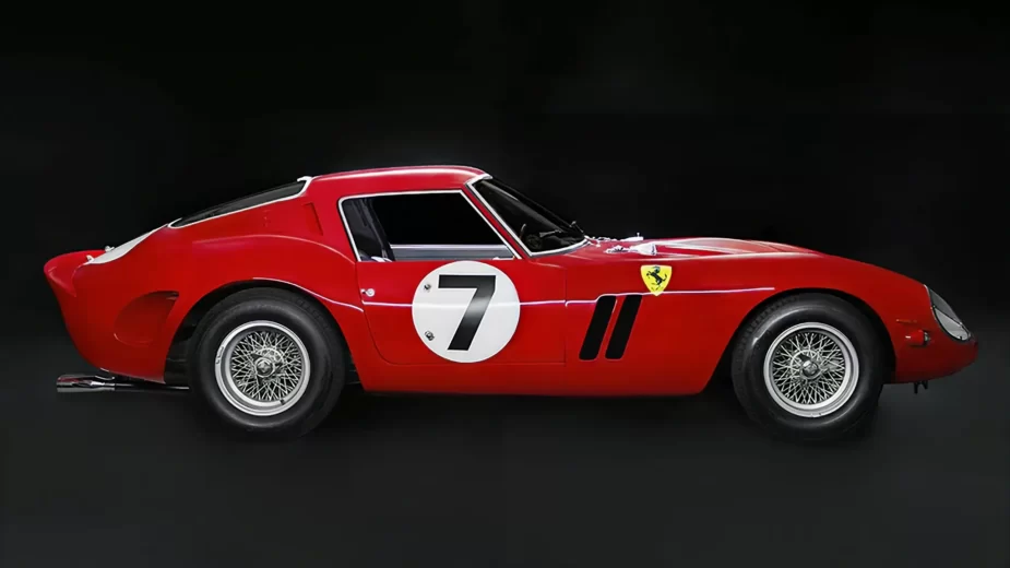 Ferrari 250 GTO vista lateral