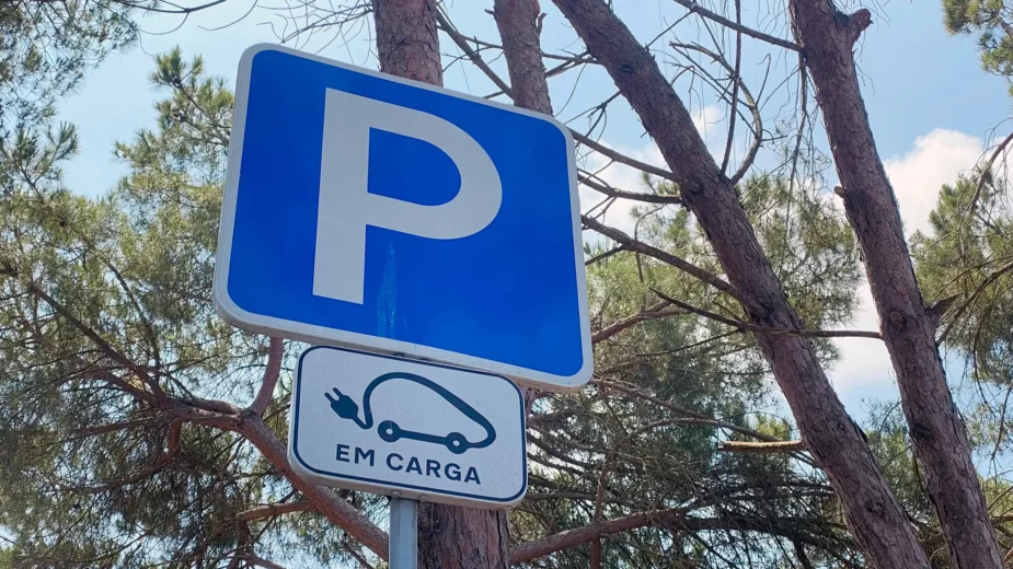 Parque para carregamento de carros elétricos