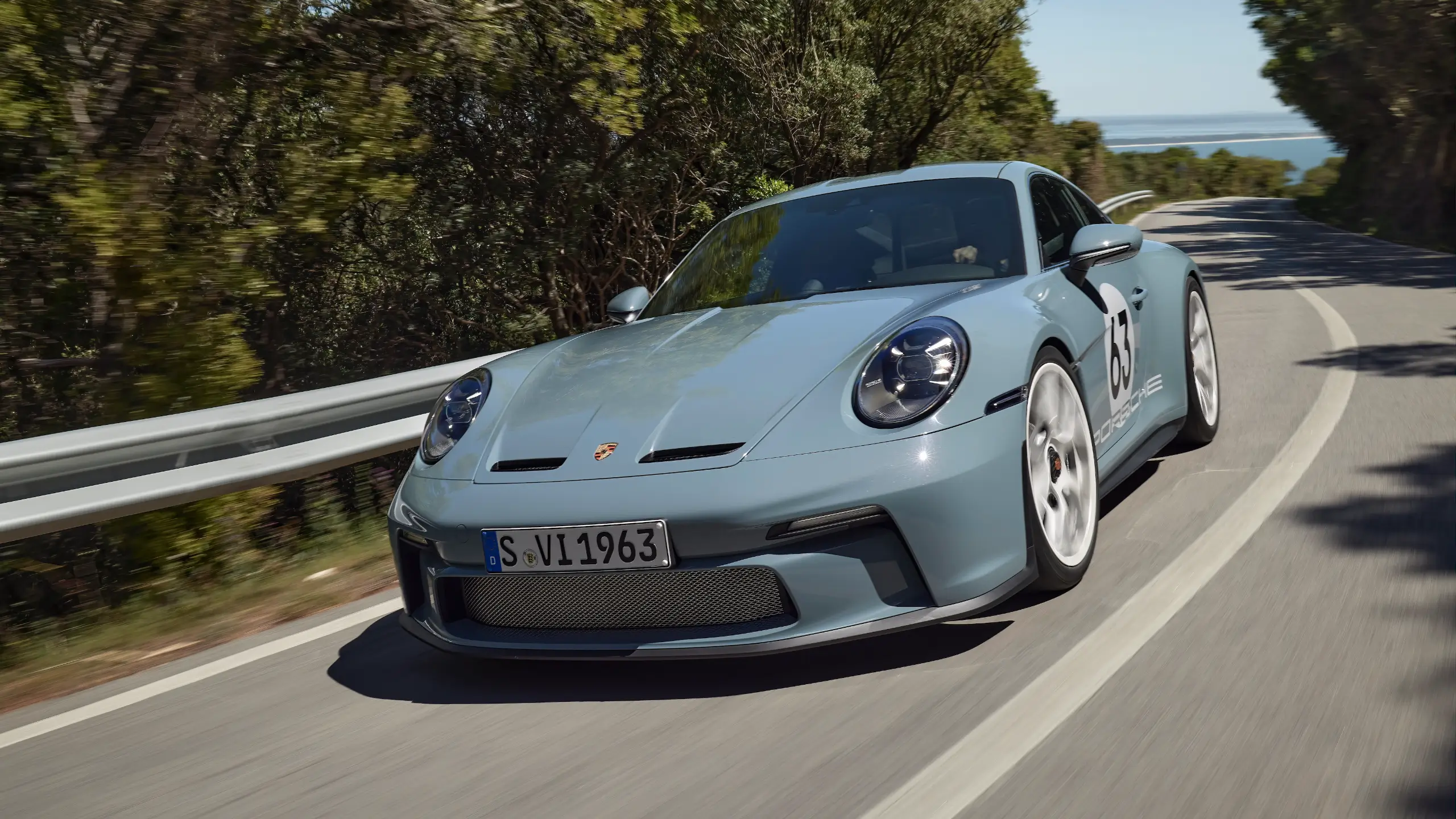 O mais desejado? Novo Porsche 911 S/T tem motor do GT3 RS e caixa manual