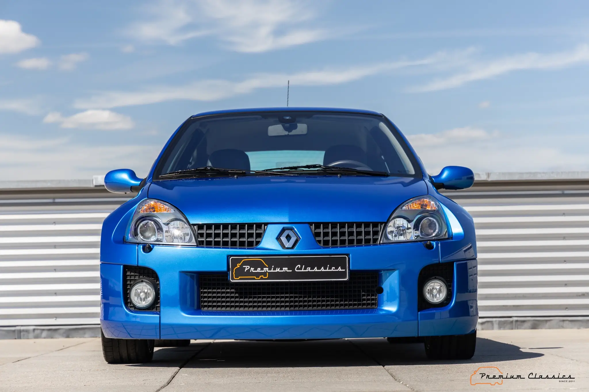 Renault Clio V6 - vista frontal