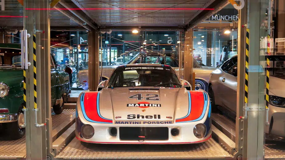 Porsche 935 no Hotel Motorworld