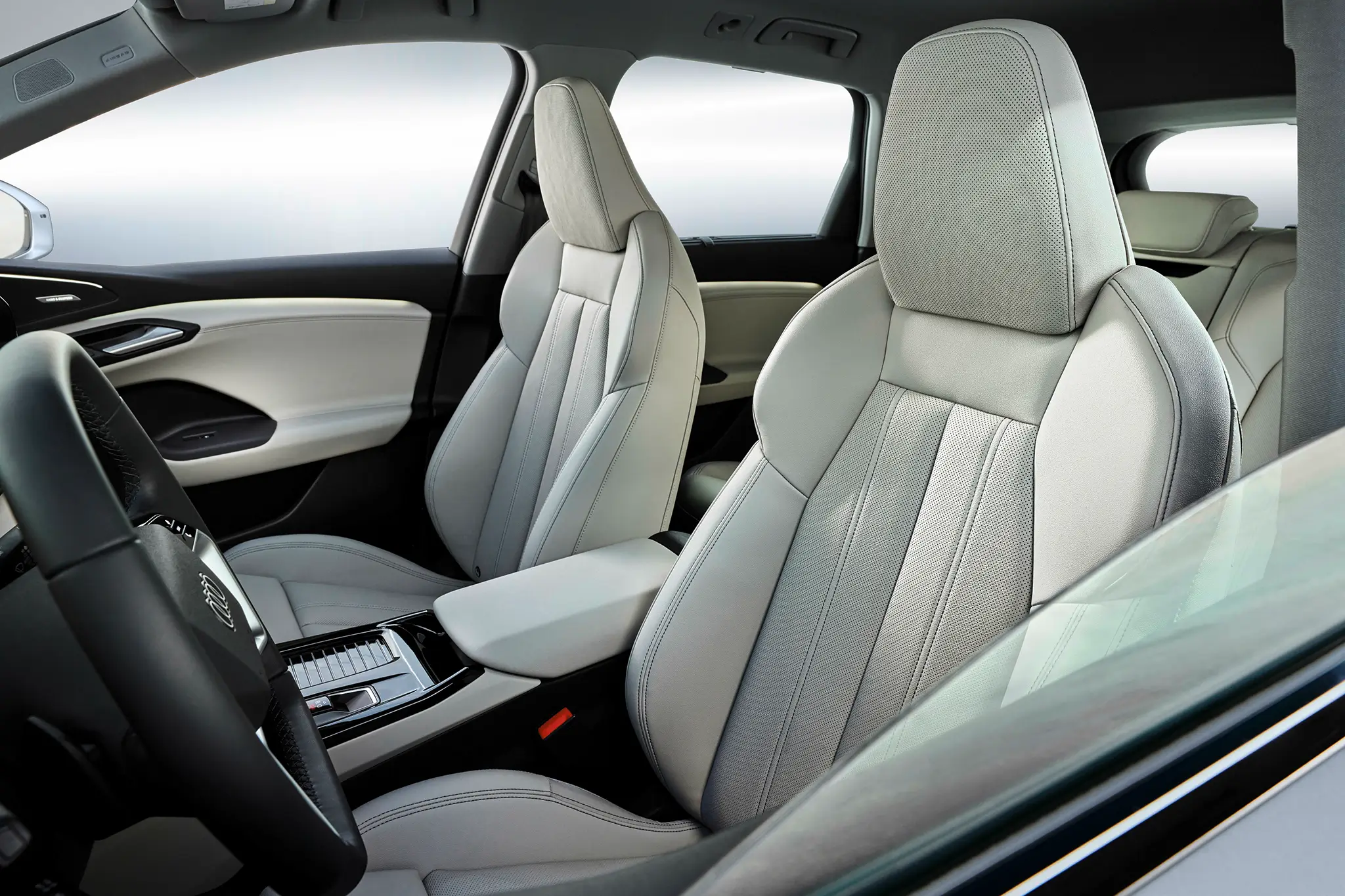 Audi Q6 e-tron - assentos dianteiros