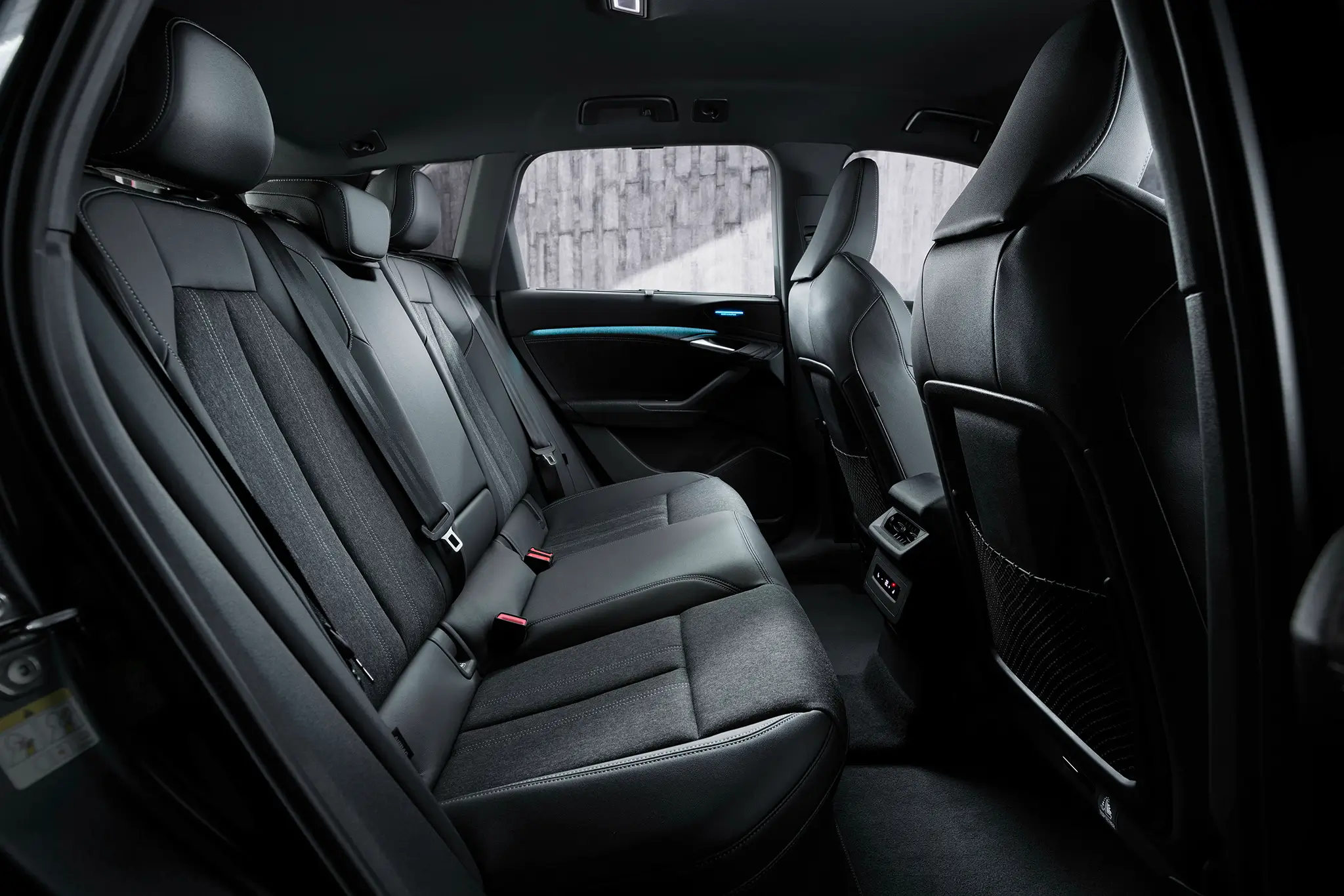 Audi Q6 e-tron - assentos traseiros