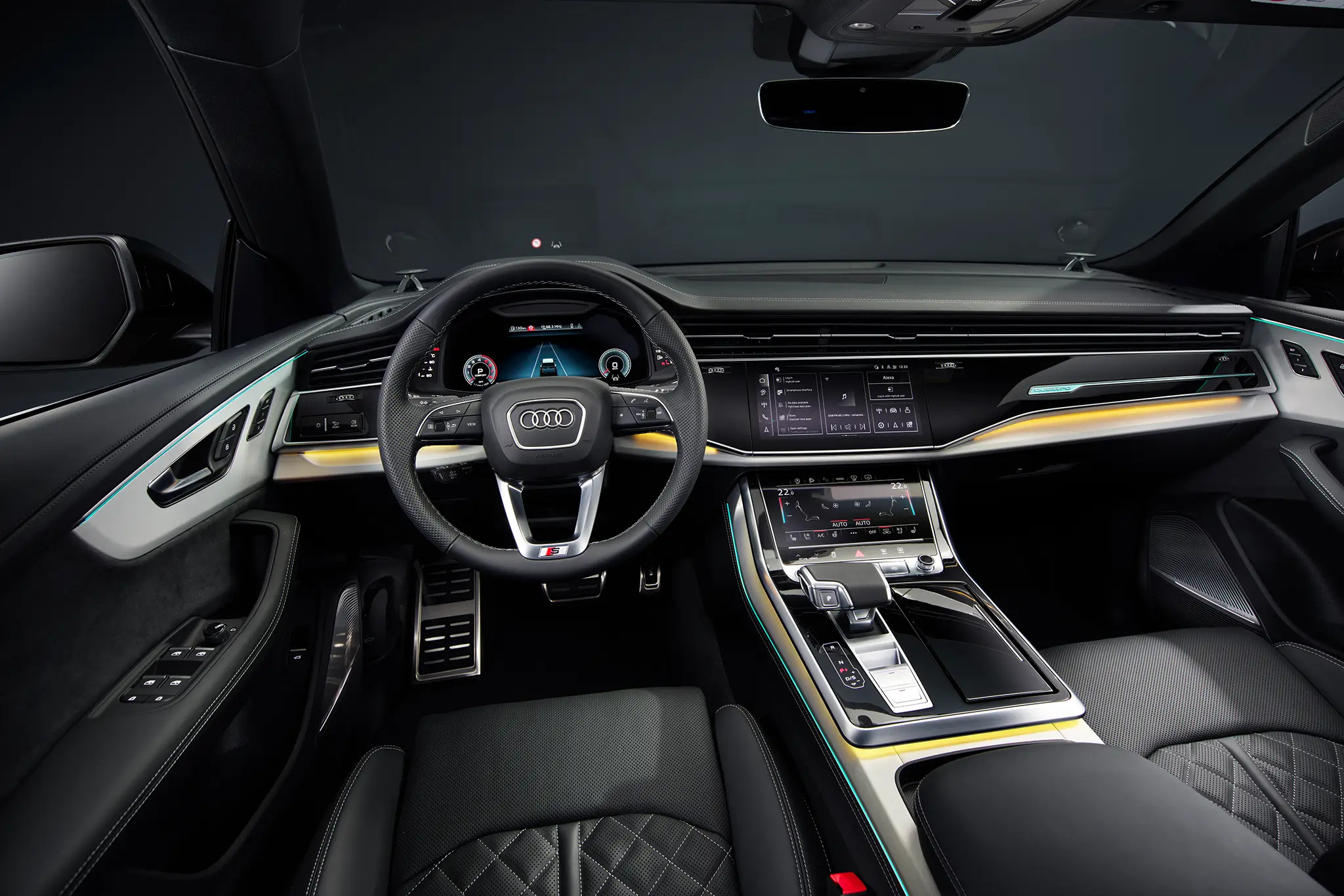 Audi Q8 interior no lugar do condutor