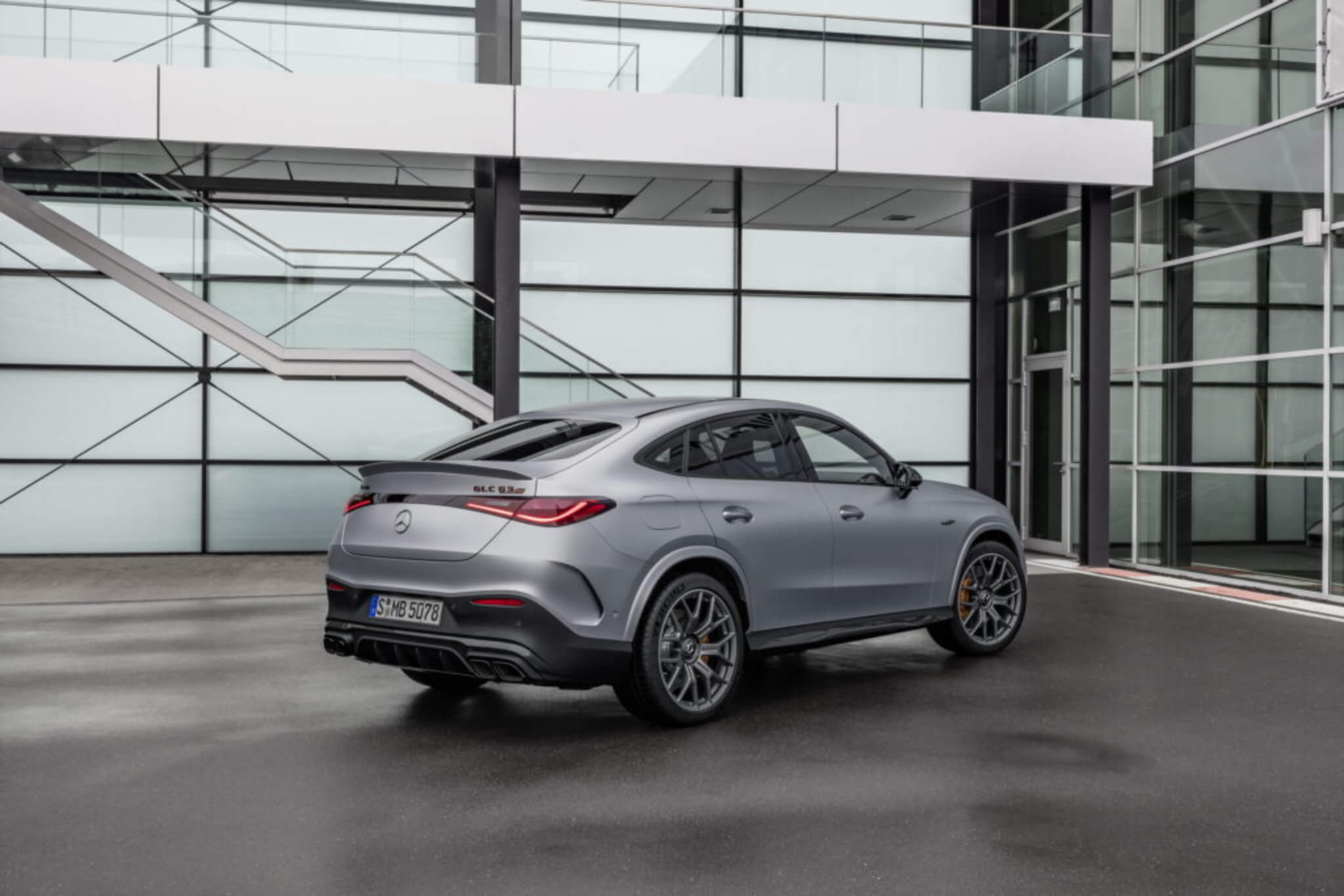 Mercedes-AMG GLC 63 S E Performance Coupé perfil