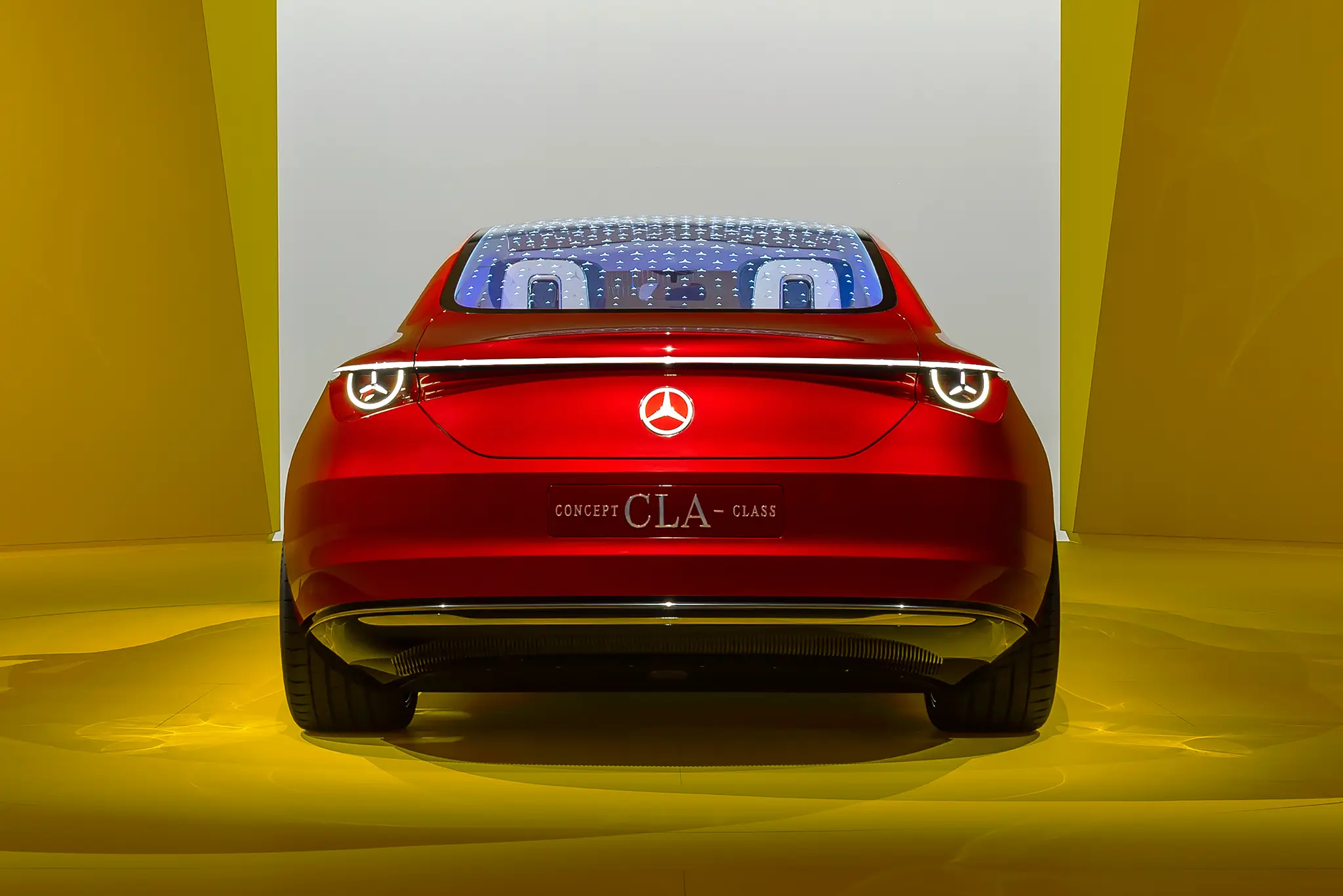Vista traseira do Mercedes-Benz CLA Concept