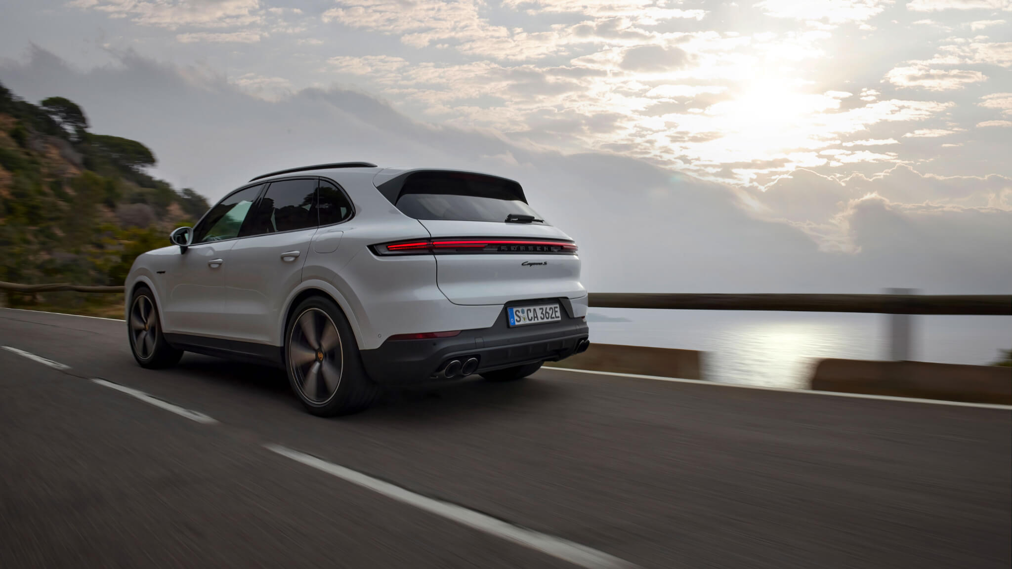 Porsche Cayenne S E-Hybrid perfil