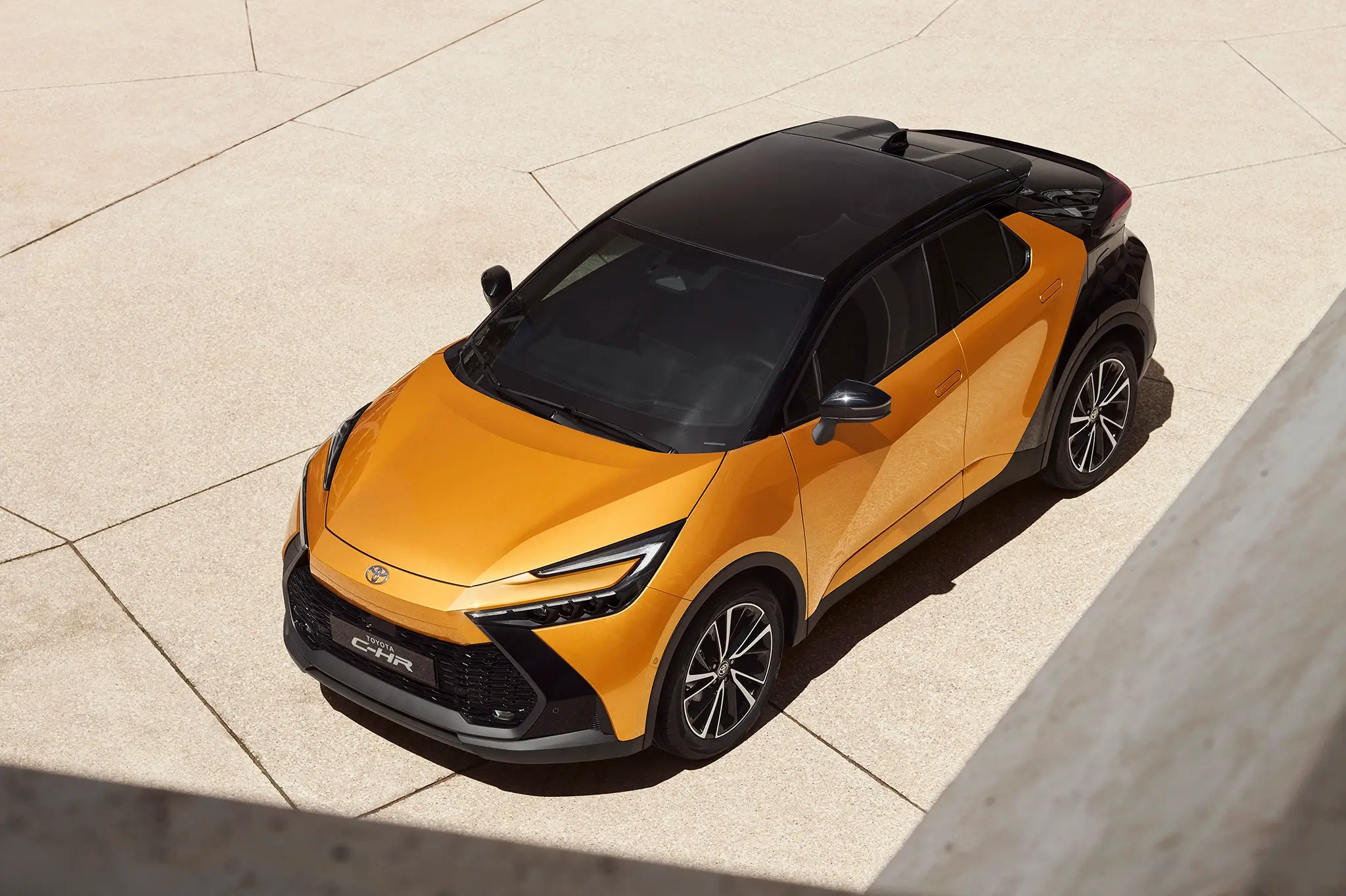 Toyota C-HR dianteira