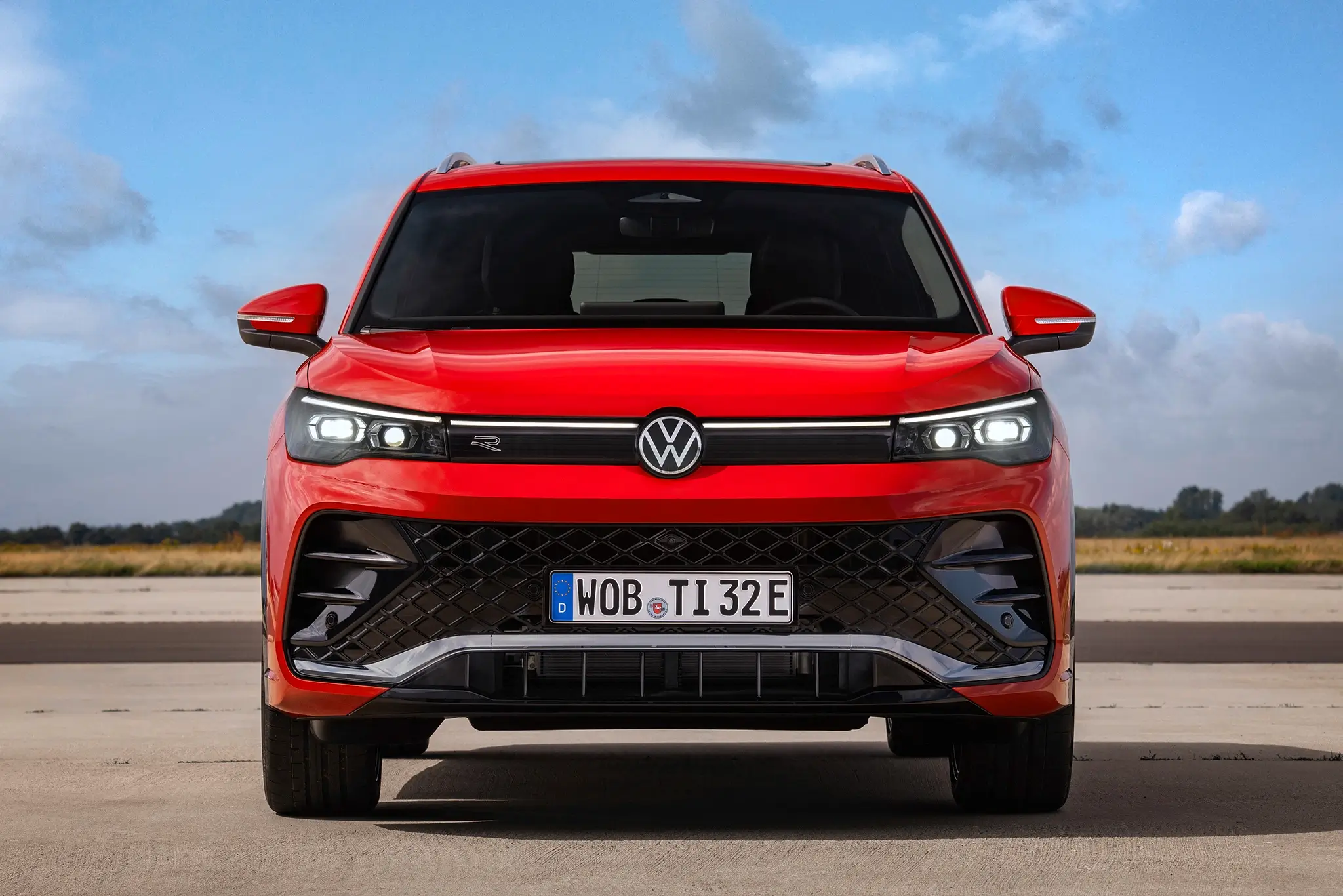 Volkswagen Tiguan 2024 - vista dianteira