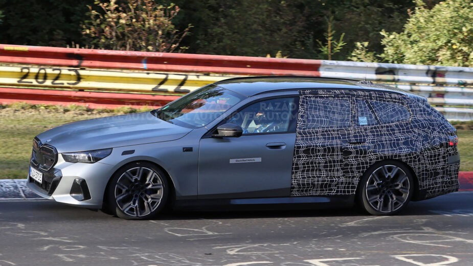 foto-espia BMW i5 Touring lateral