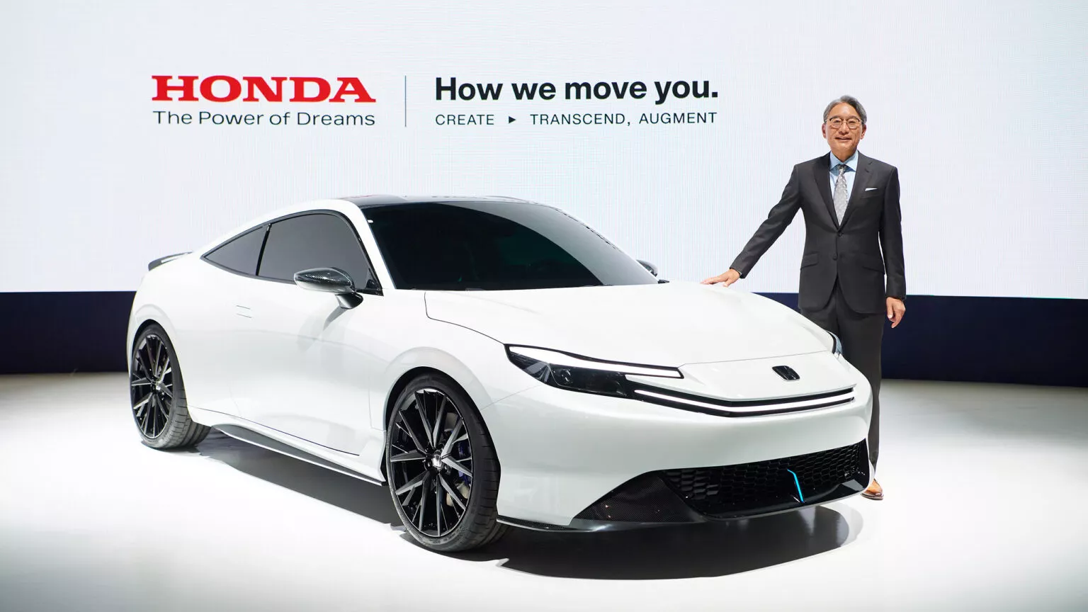 Toshihiro Mibe, CEO Honda, com Prelude Concept