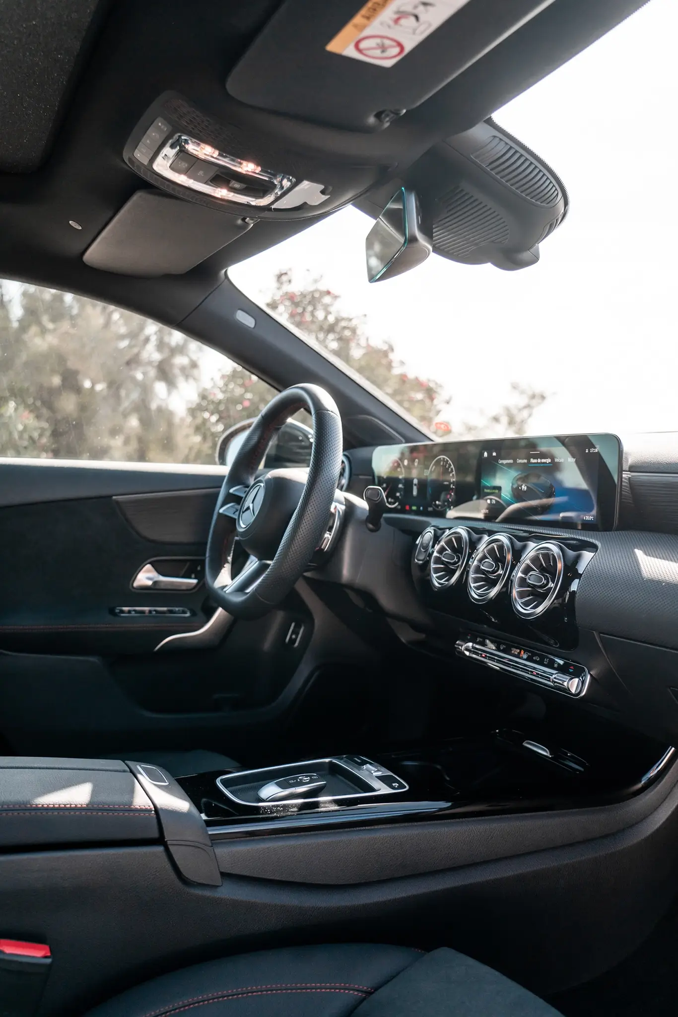 Mercedes-Benz A250e interior