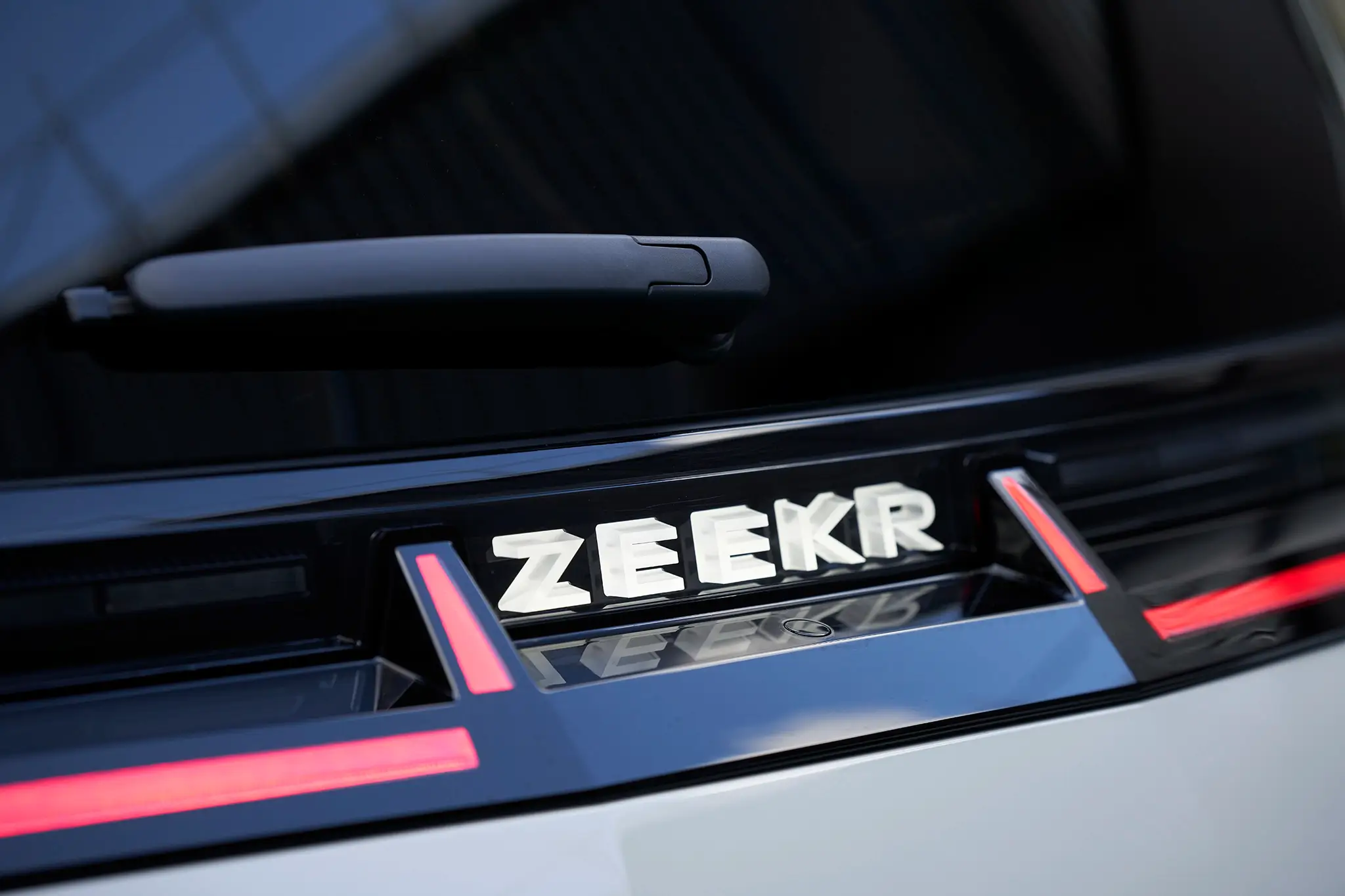 Zeekr X detalhe da secção traseira