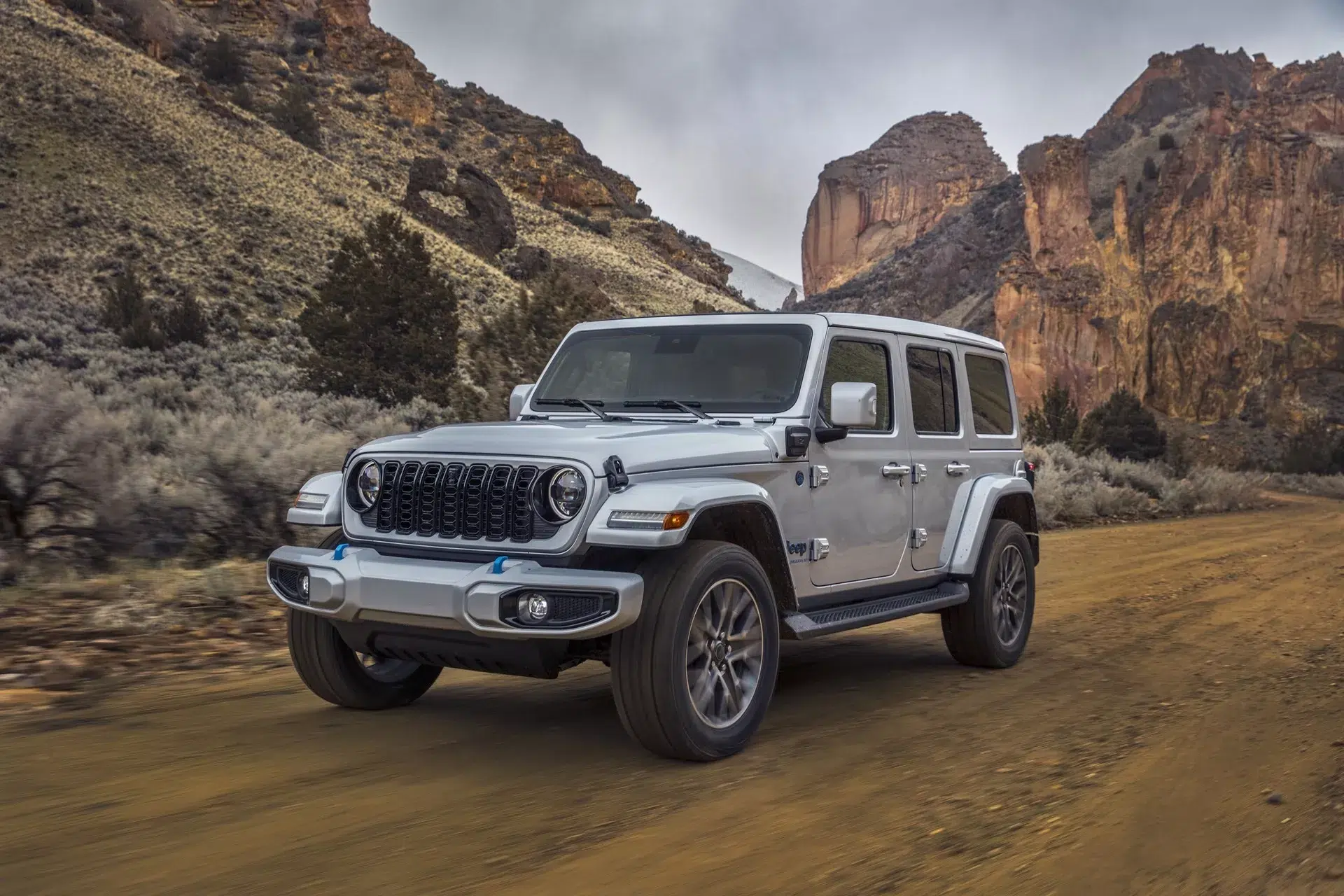 Jeep Wrnagler 2024, fora de estrada, frente 3/4