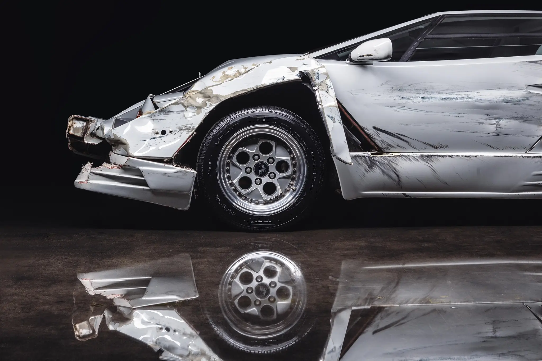 Leilão Lamborghini Countach - Wolf of Wall Street - Secção lateral dianteira