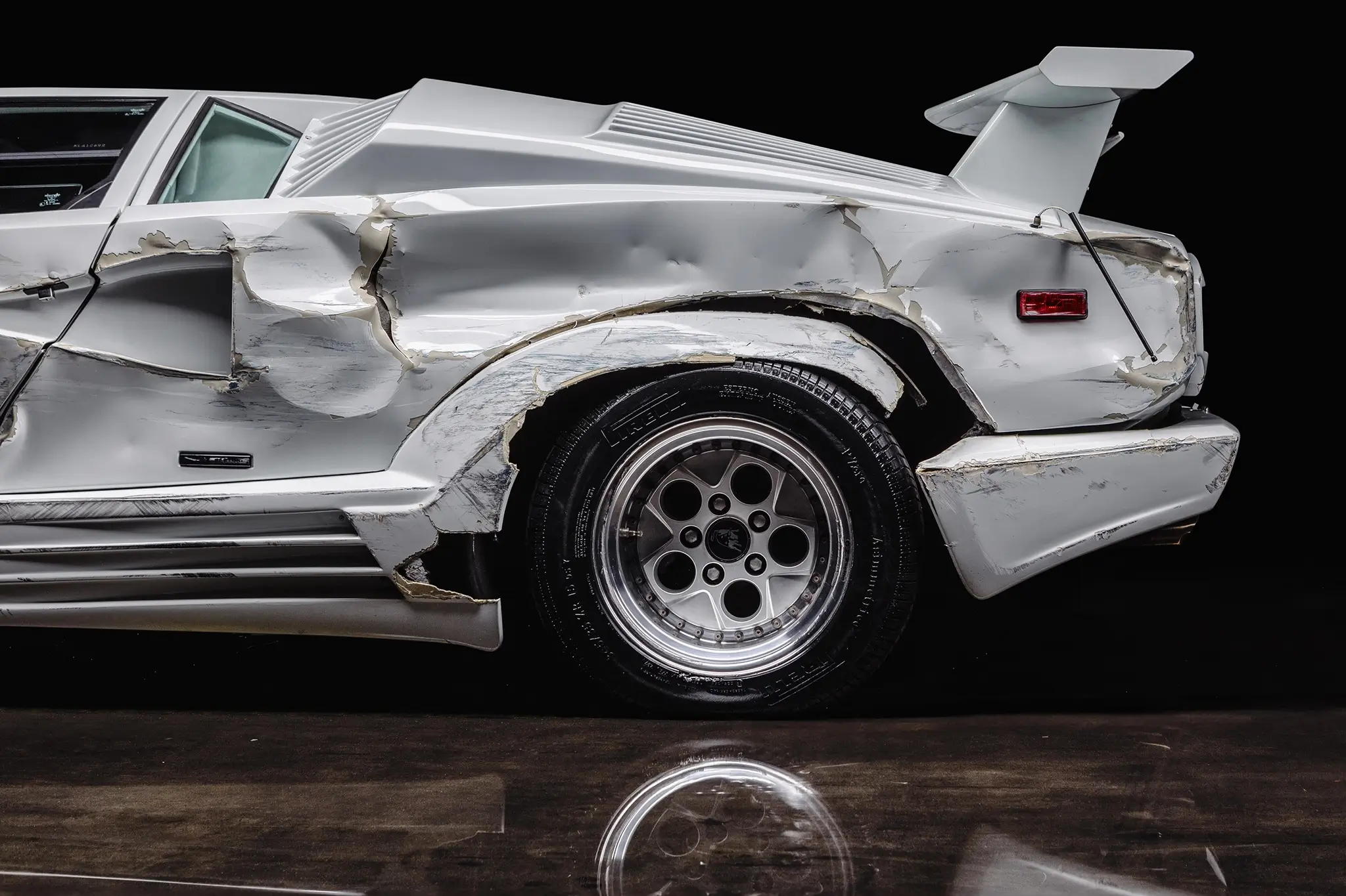 Leilão Lamborghini Countach - Wolf of Wall Street - Painel lateral traseiro