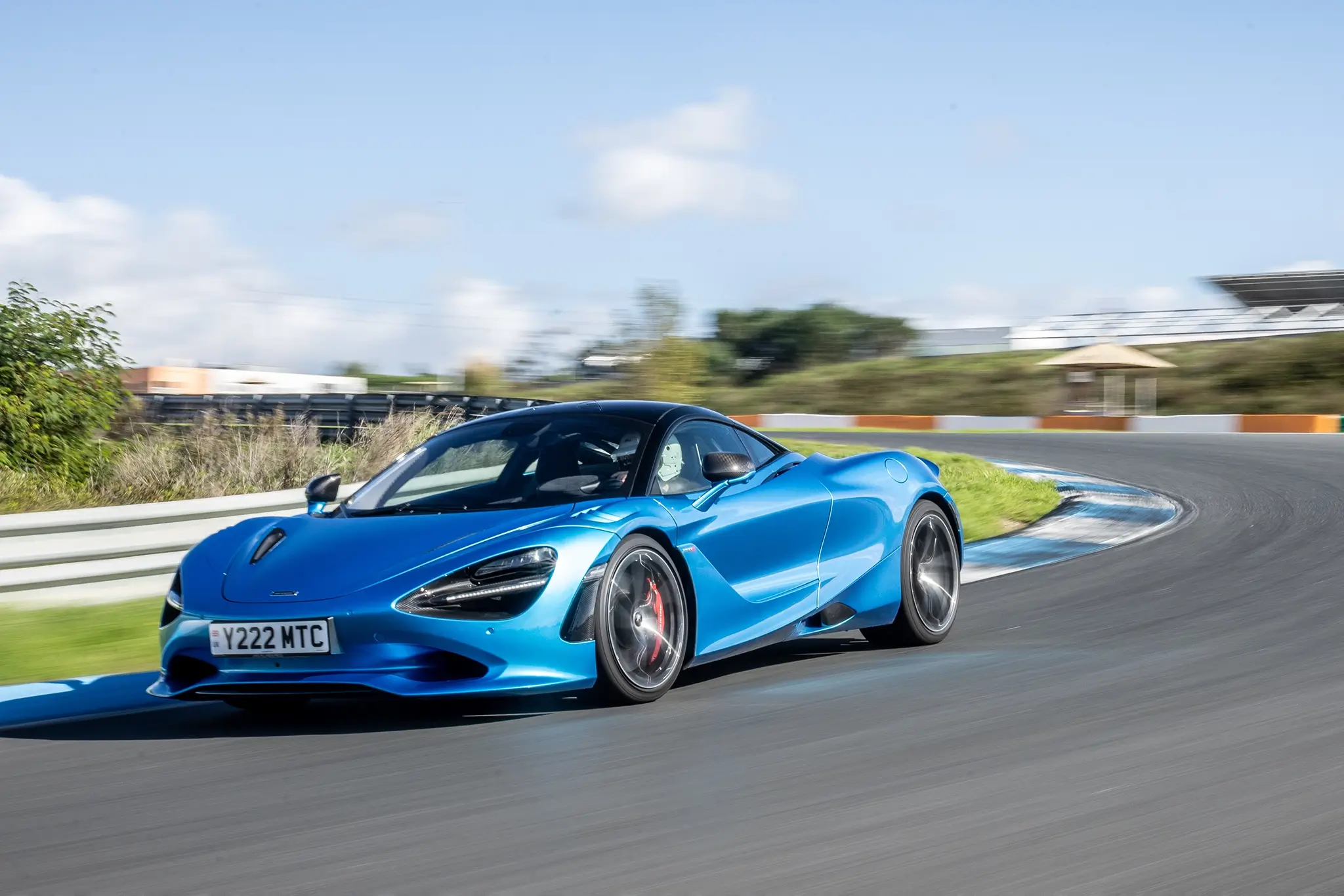 McLaren 750S em pista