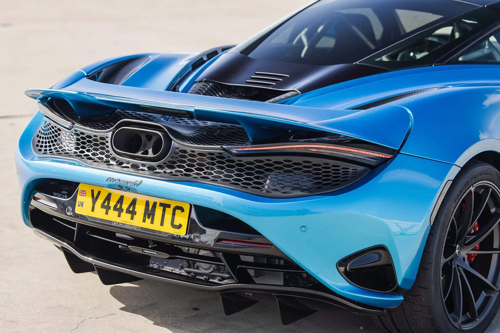 McLaren 750S - detalhe da secção traseira