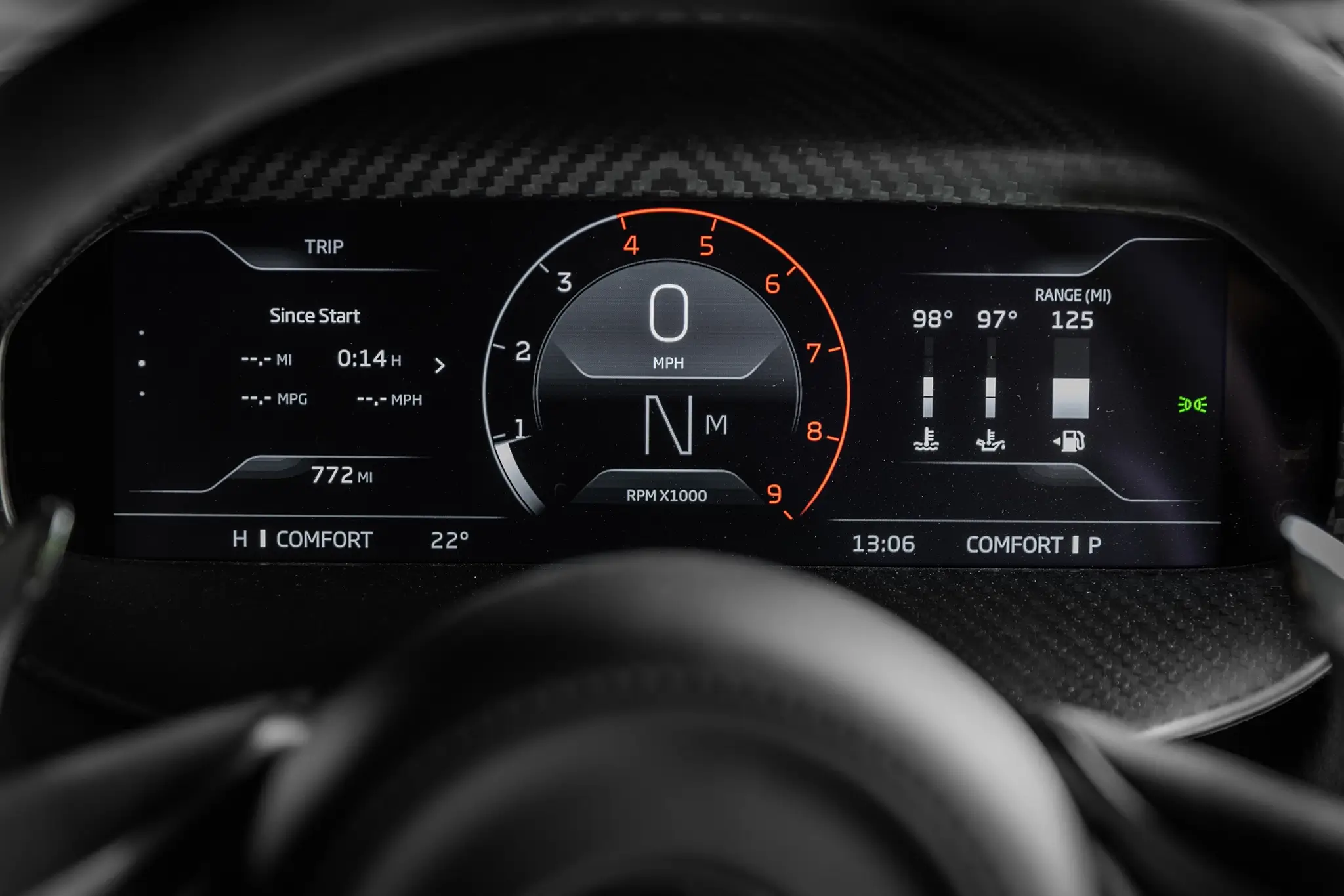 McLaren 750S - painel de instrumentos