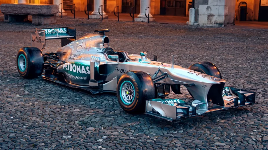 Mercedes-AMG F1 2013 de Lewis Hamilton - frente