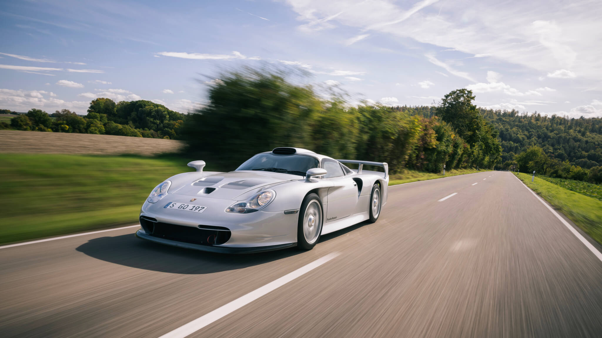 Porsche 911 GT1 Strassenversion frente