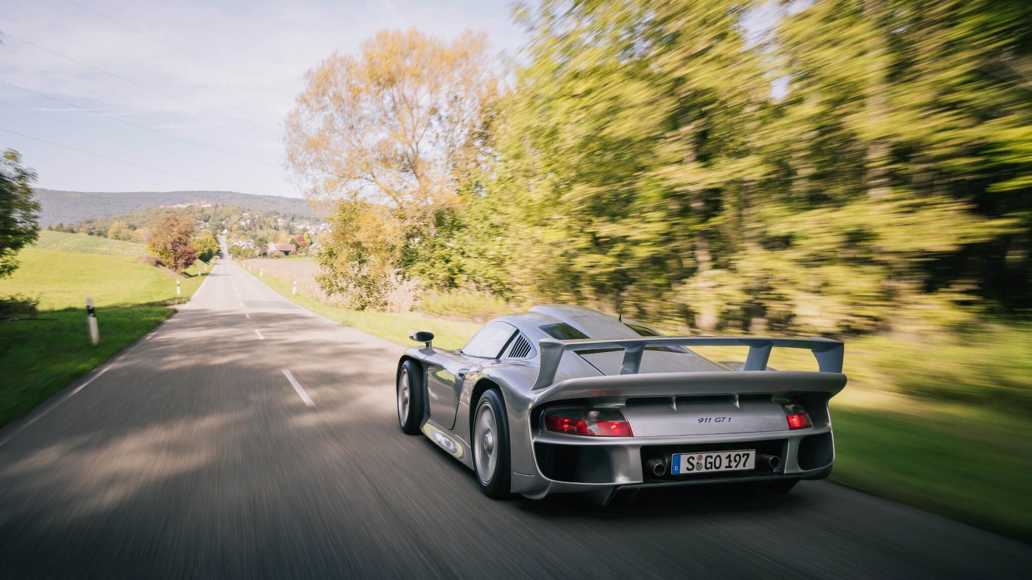 Porsche 911 GT1 Strassenversion traseira