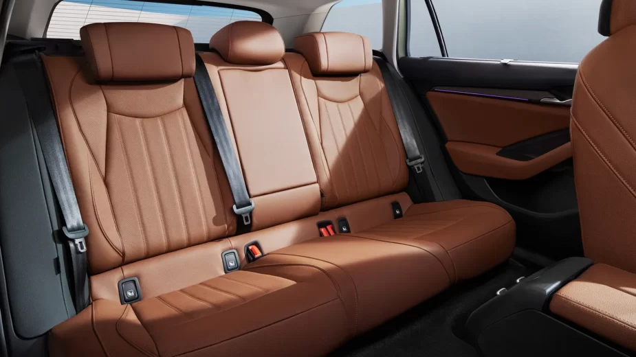 Skoda Superb LK - rear seats