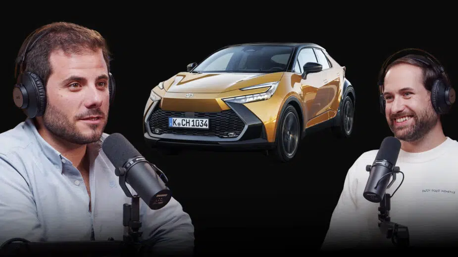 Diogo Teixeira e Miguel Dias com Toyota C-HR, Auto rádio