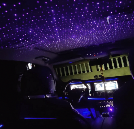 LEDs no teto do carro