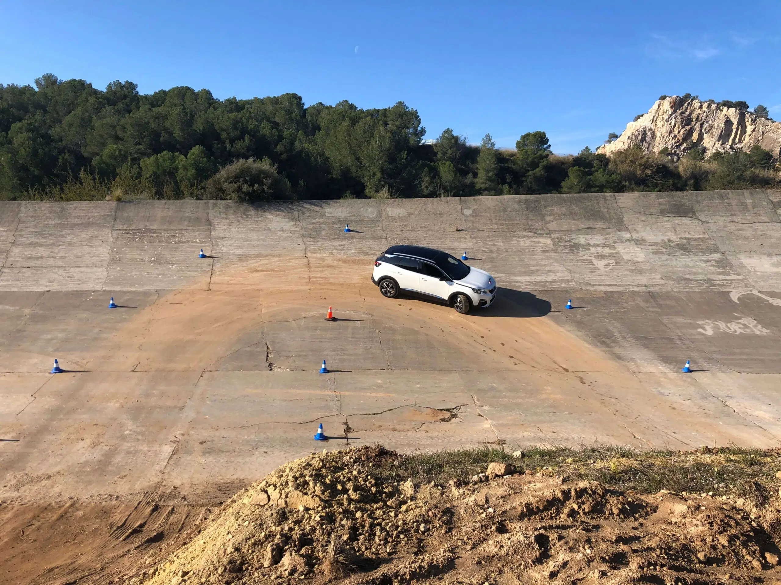 Apresentação 3008 Hybrid4 Terramar