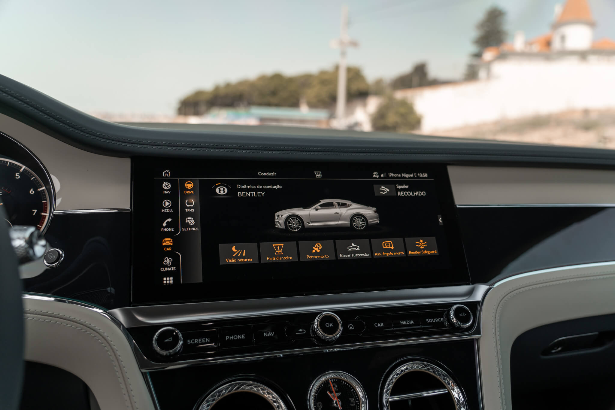 Continental GT Azure ecrã multimédia