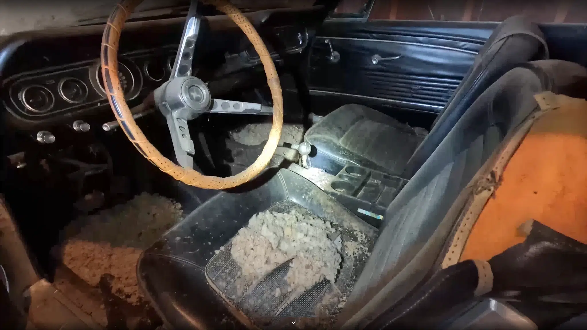 Ford Mustang barn find interior