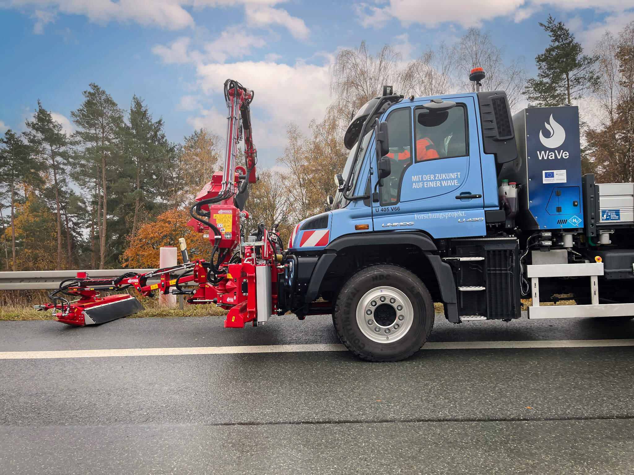 Mercedes testa Unimog hidrogénio