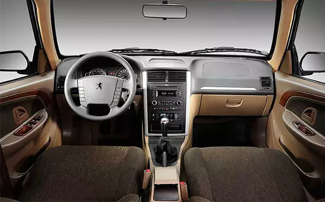 Interior do Peugeot PARS