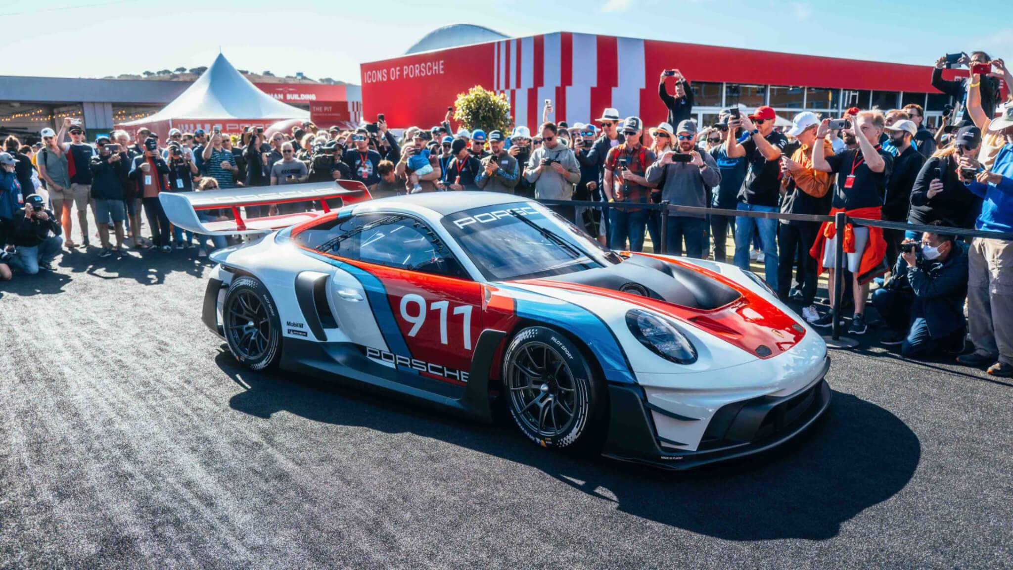 Porsche 911 GT3 R rennsport frente