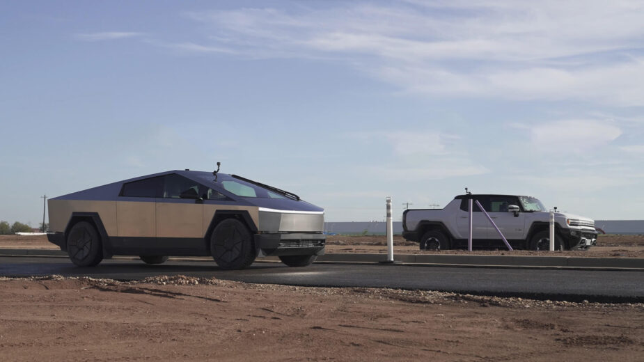 Tesla Cybertruck vs GMC Hummer EV
