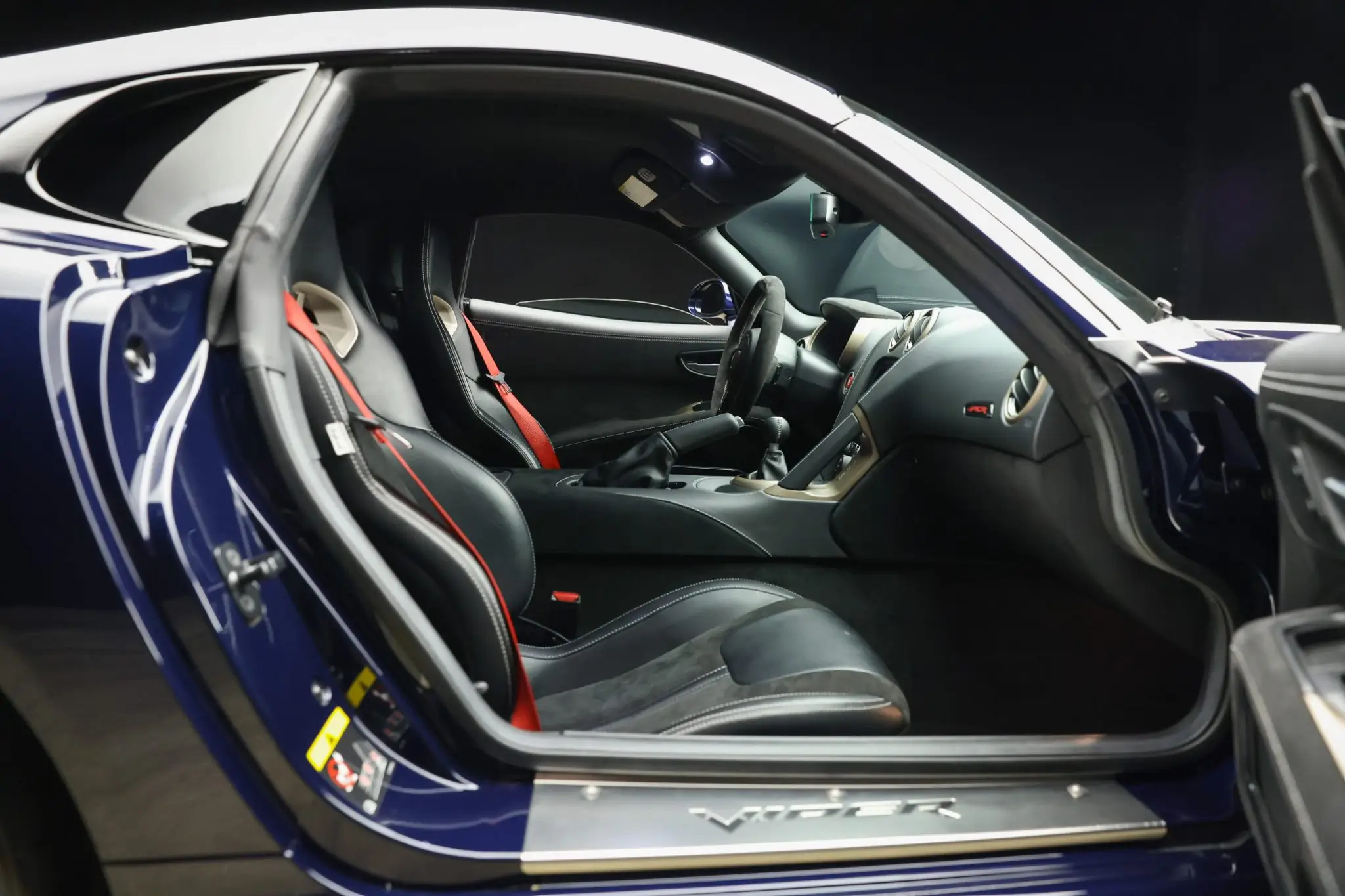 Dodge Viper ACR - interior