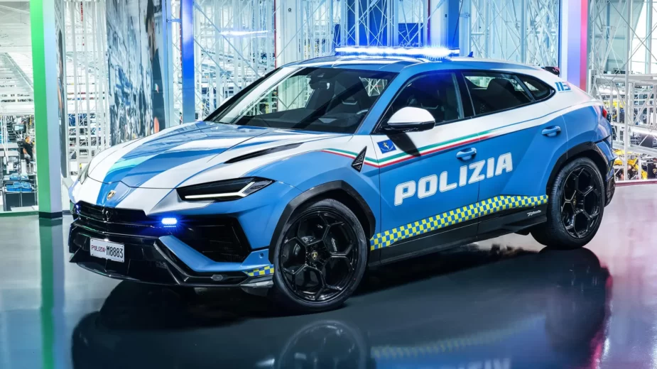 Lamborghini Urus Performante Polizia 3/4 de frente