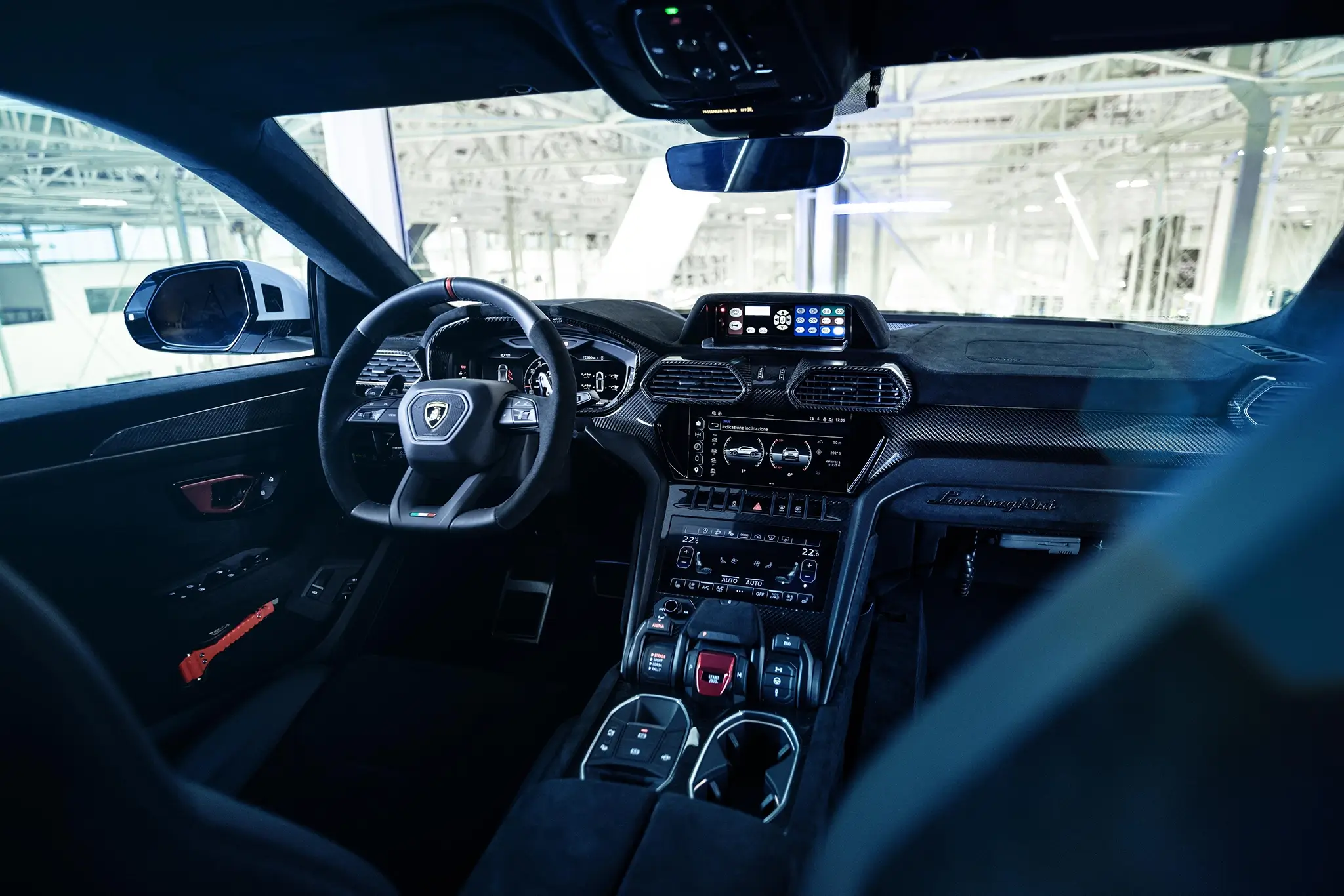 Lamborghini Urus Performante Polizia interior