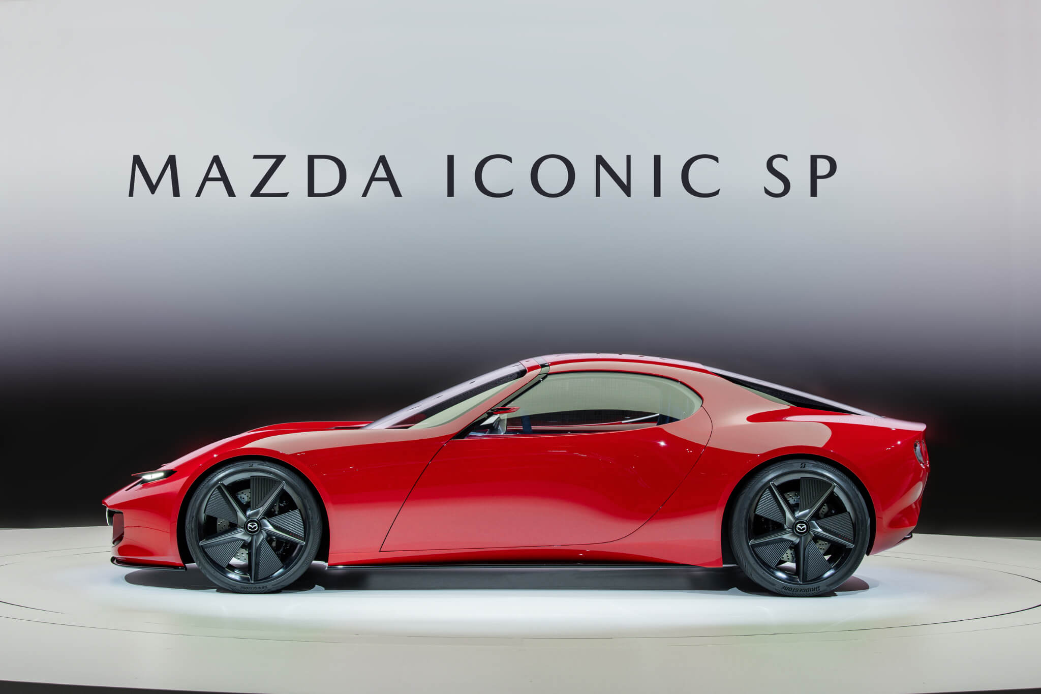Mazda Iconic SP perfil