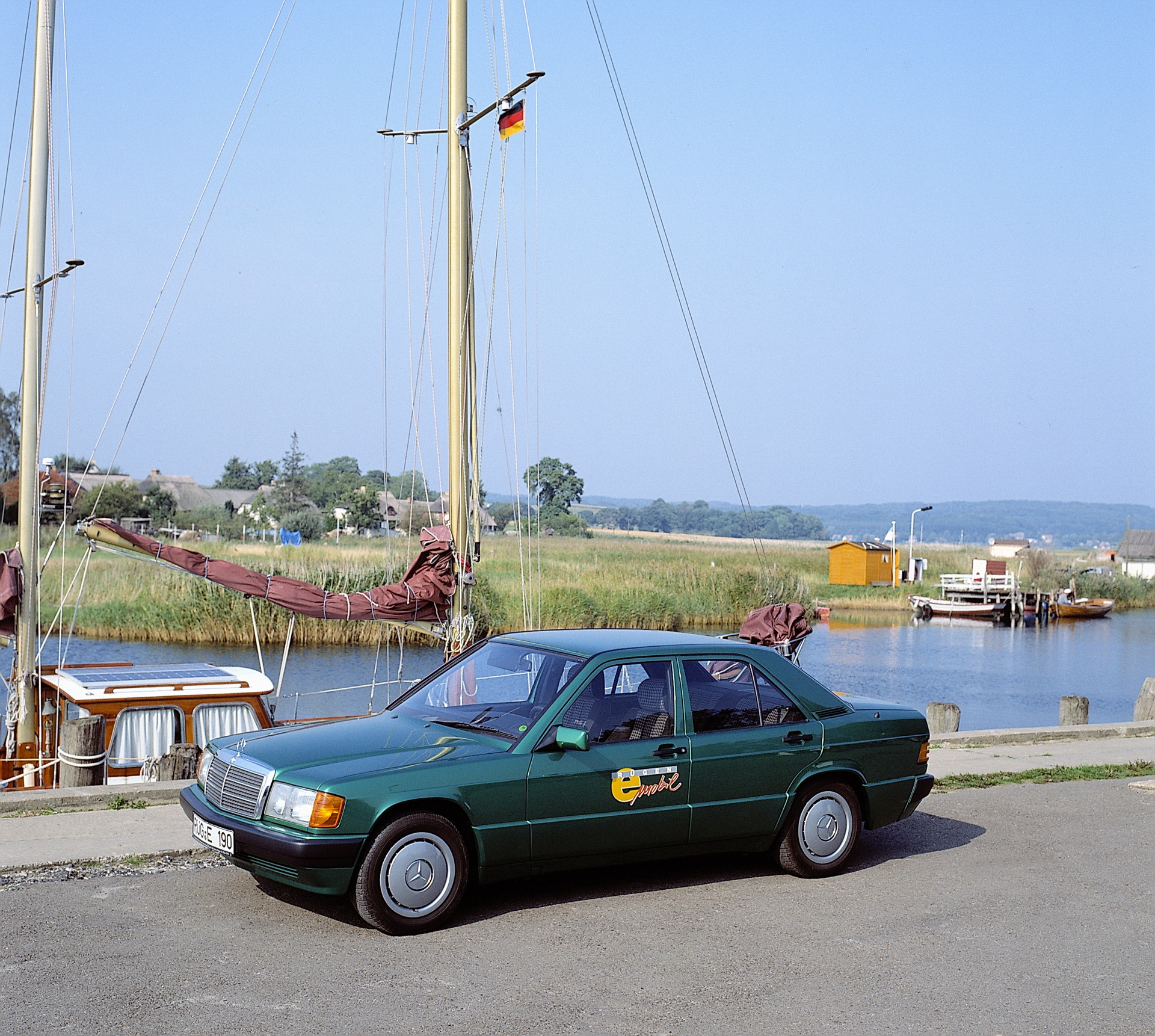 Mercedes-Benz 190 E Elektro, perfil